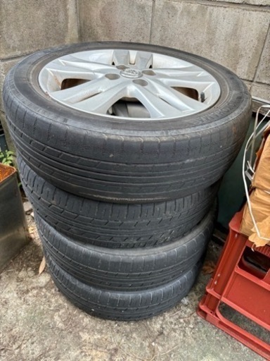 車のパーツ タイヤ、ホイール