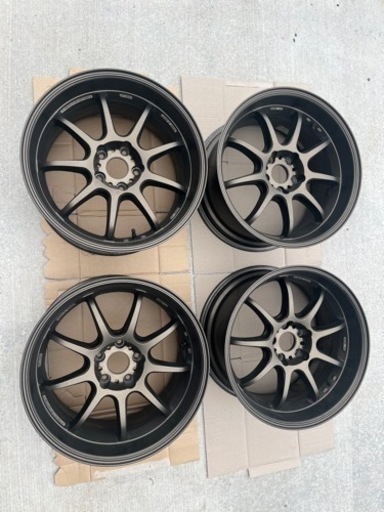 車のパーツ タイヤ、ホイール