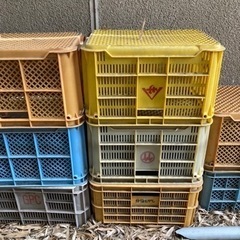 受け渡し予定者決定　　コンテナ15個ほどの画像