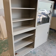 7/9までに引取できる方⚠️事務所に☆オフィス家具☆棚☆書類棚☆横176cm☆並べても使えます👍🏾の画像