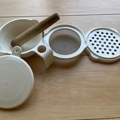 ベビー食器セット(おまけで離乳食調理グッズ付き)の画像