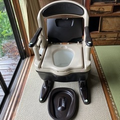 介護用品中古　ポータブルトイレ