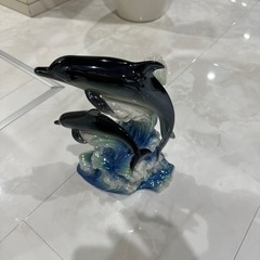 イルカの置物