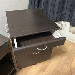 袖机とプリンター台の画像