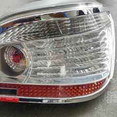 車のパーツの画像