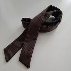 ヘアアクセサリー　茶色　チェック　フック付き　リボン　3COINS