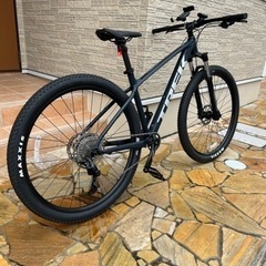 自転車 クロスバイクの画像