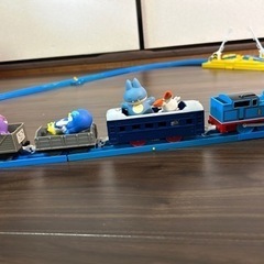 プラレールの線路と貨車？など譲っていただきたいです。
