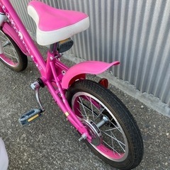 美品 14インチ 自転車 子供用 ヘルメット 補助輪付き　 　 の画像