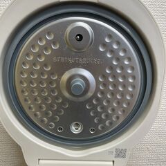 アイリスオーヤマ RC-MGA30-W ジャー炊飯器 3合の画像