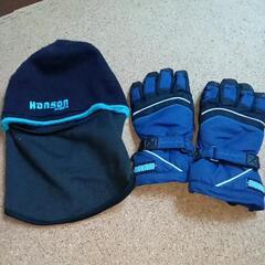 子供用スキーキャップと手袋