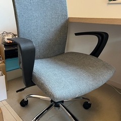 IKEAデスク+ニトリイスセットの画像