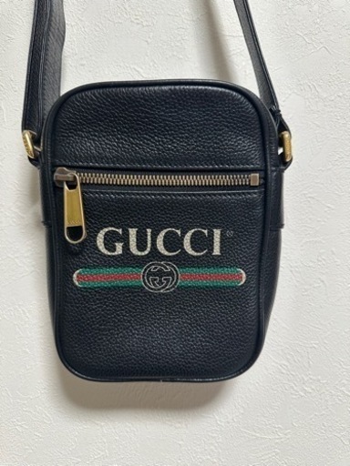 GUCCIショルダーバッグ(革製)
