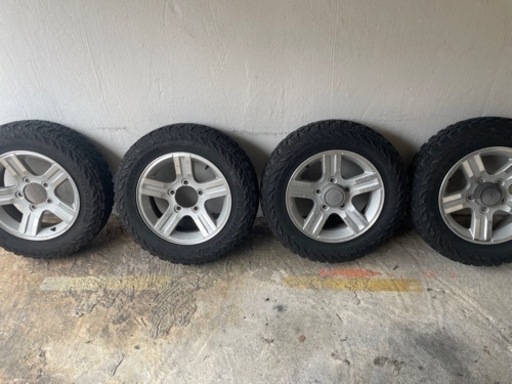 車のパーツ タイヤ、ホイール