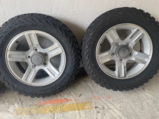 車のパーツ タイヤ、ホイール