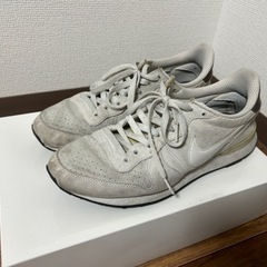 NIKE スニーカー　スウェード　クリームの画像