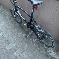 リサイクルショップどりーむ荒田店 No1344 ミニベロ　GIANT　ジャイアント　IDIOM　イディオム　軽量アルミ　大人気メーカーのカッコいいミニベロ車　ギア８段変速の画像