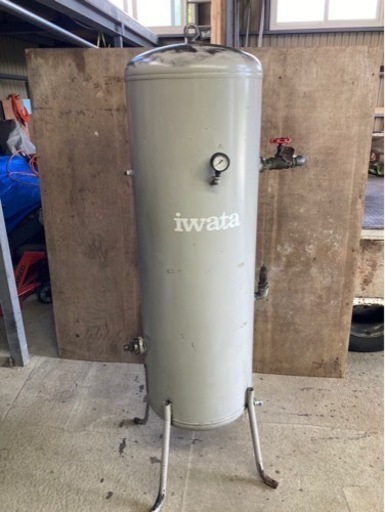 エアーコンプレッサー　サブタンク　アネスト岩田　220リットル