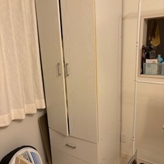 家具　ワードローブ　