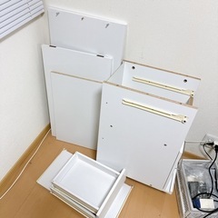白 パソコンデスク ２年使用 ゼロ円 無料 分解済みの画像