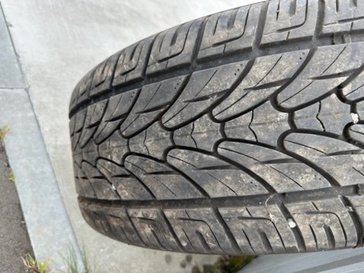 車のパーツ タイヤ、ホイール