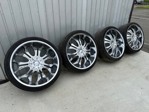 車のパーツ タイヤ、ホイール