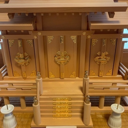 新品未使用 箱付き 神棚 豪華三社　高級　国産桧使用 神棚 0117 新品未使用 箱付き 神棚 国産桧使用　品質説明書付き 商売繁盛 