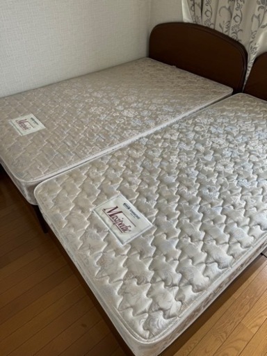 値下げ対応可能　シモンズ　ベッド2個セット　シングル　セミダブル