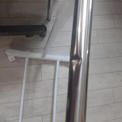 ハンガーラックキャスター付きの画像