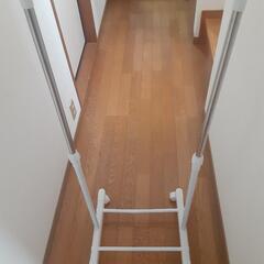 ハンガーラックキャスター付きの画像