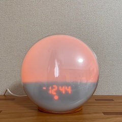 TITIROBA光目覚まし時計（コンセント式、木目調）チチロバの画像