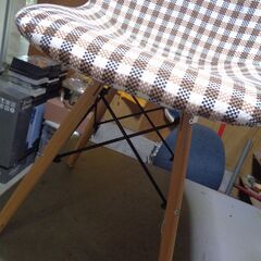 「新品」の綺麗な椅子ですの画像