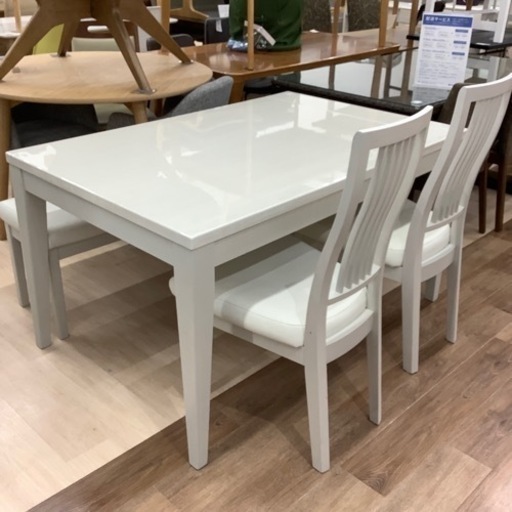 ベンチタイプ伸長式ダイニングテーブルダイニング4点セットのご紹介