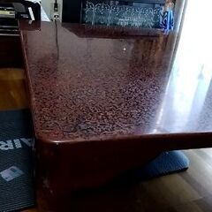 アンティークなローテーブル