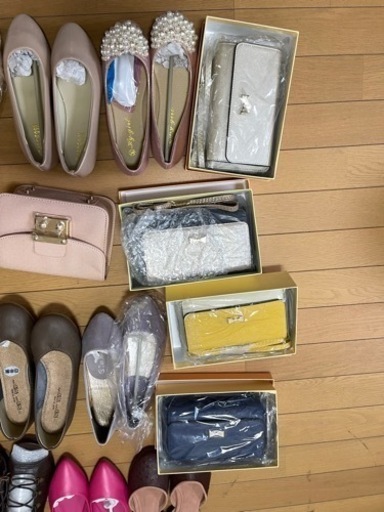 パンプス、ブーツ、バッグ等、全て新品です