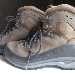 AKU 登山靴　女性用　２４cm  ゴアテックス　状態良の画像