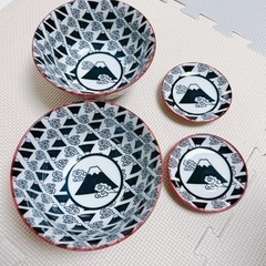 丼ぶりと豆皿ペアセット（美濃焼、富士山柄）