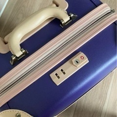 旅行カバンの画像