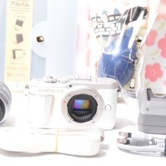 オリンパス★OLYMPUS PEN E-PL10 ホワイト/自撮り/Wi-Fiの画像
