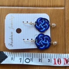 梅結びピアスの画像