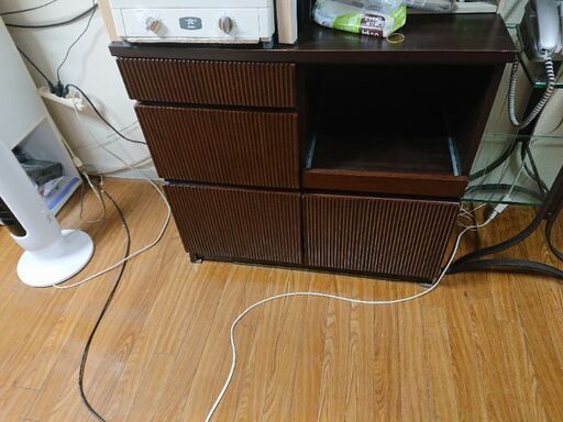 募集中／ エーフラット キッチン棚 高級家具 １オーナー物 傷等少ない 液晶テレビ ４０インチ アクオス