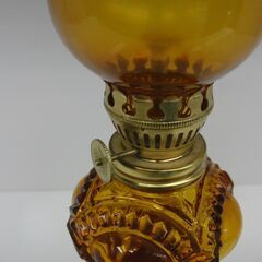 レトロ オイルランプ ランタン テーブルランプ 灯油 パラフィン アンバー 飴色 イエロー 高さ28cm グランピング 札幌 手稲の画像