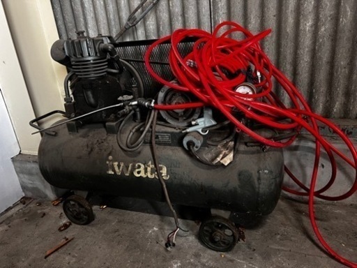 エアーコンプレッサ