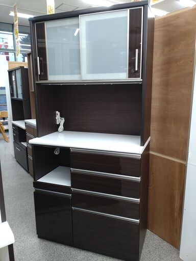 「ジモティー見た」で10％OFF！【ダイニングボード】ダイニングボード ニトリ 食器棚 レンジボード キッチンボード ソフトクローズ 鏡面仕上げ:ダークブラウン