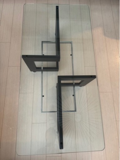 FLYMEe　GLASS LIVING TABLE