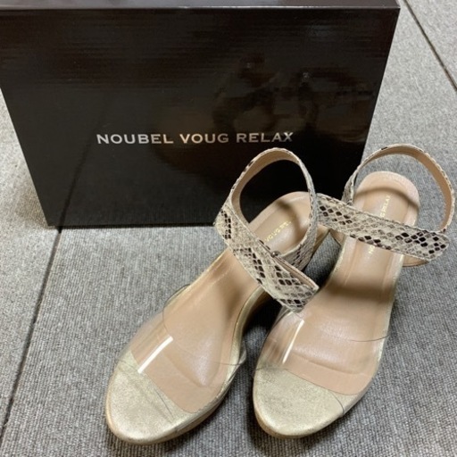 NOUBELVOUG RELAXのパイソン柄のサンダル