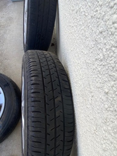 車のパーツ タイヤ、ホイール