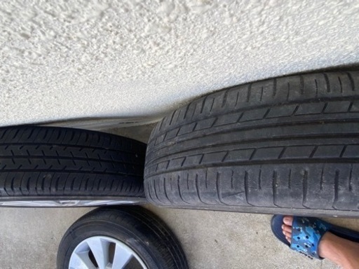 車のパーツ タイヤ、ホイール