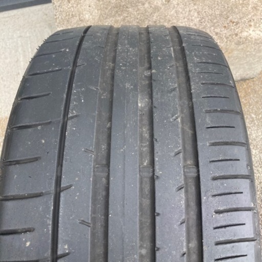 車のパーツ タイヤ、ホイール