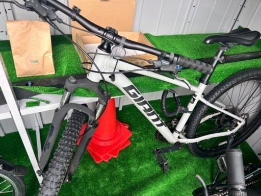 自転車 クロスバイク（返信お待ち下さい）